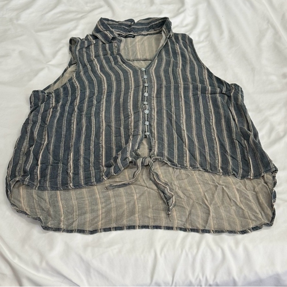 Striped Sleeveless Button-Front Camisole in Navy and Cream